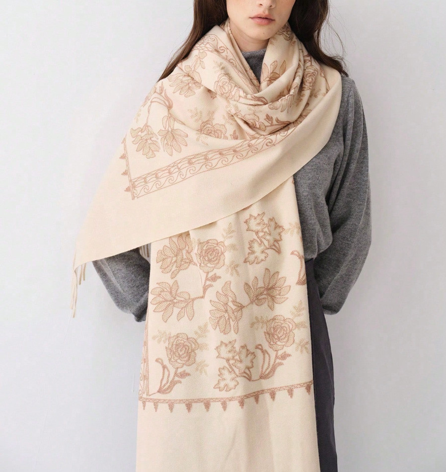 《メルマガ掲載》フラワー刺繍の大判ストール マフラー ベージュ