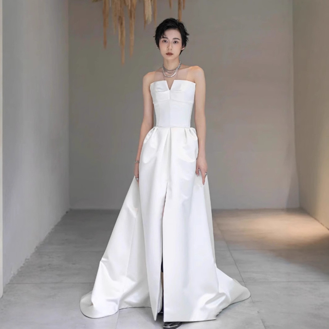 ウェディングドレス 白 黒 サテン オフショルダー シンプル 花嫁 披露宴 前撮り 二次会 お呼ばれ AK698