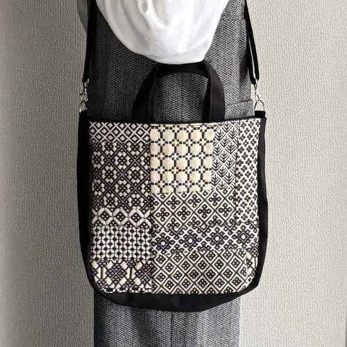 こぎん刺し帆布トートバッグ（新色）本革タッセルチャーム付き こぎん刺し帆布トートバッグ（新色）本革タッセルチャーム付き トート