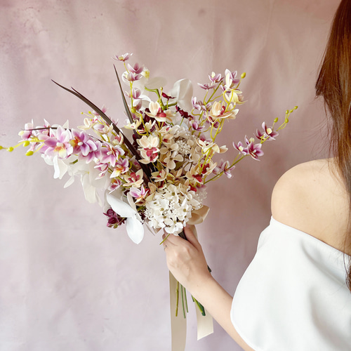 ❤️苺とお花飾り付きアンブレラ★インテリアブーケ★ウェディング★姫系★結婚式★ ウェディング/ホワイト胡蝶蘭・ピンクのプリマオーキッドのブーケ/前