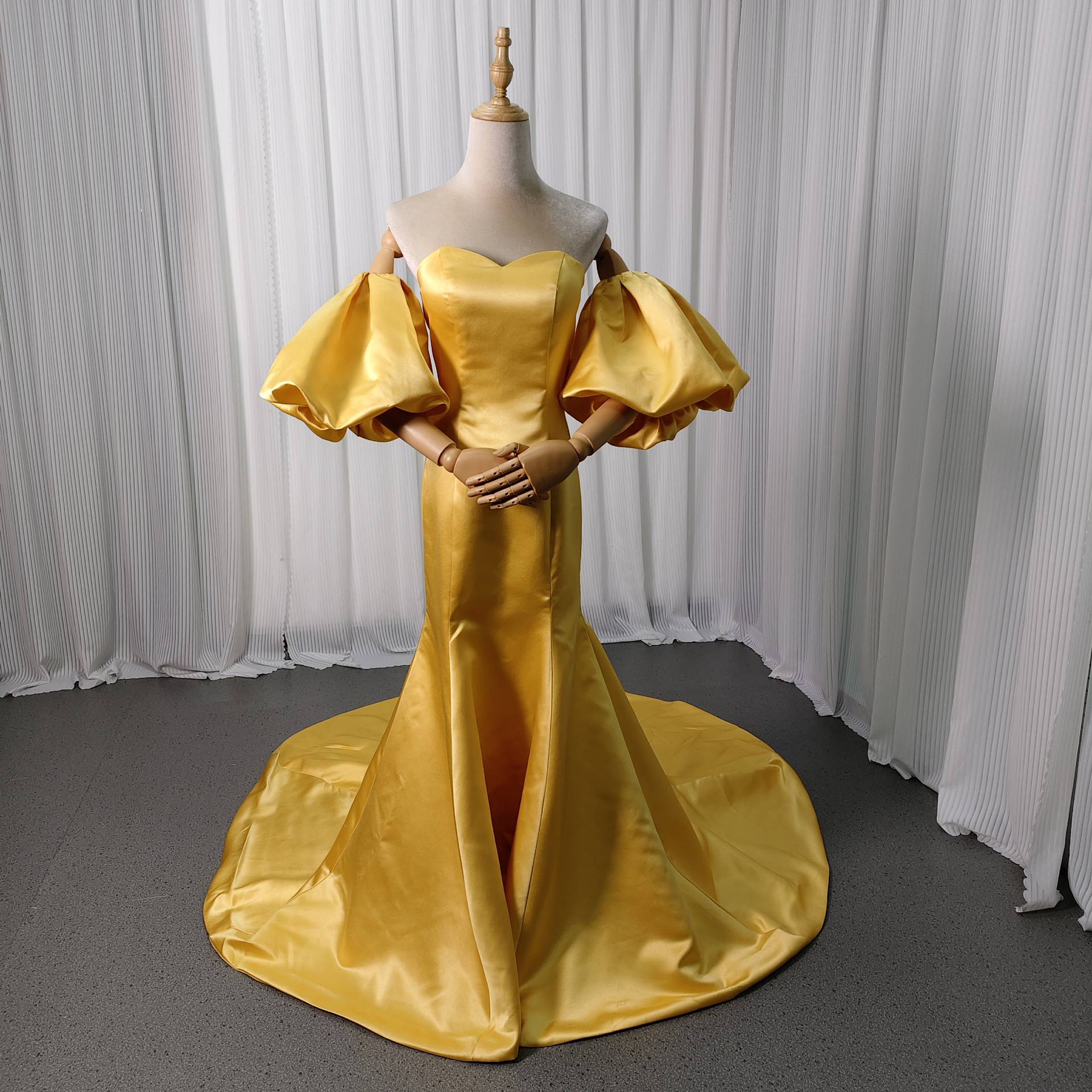 送料無料！パーティードレス カラードレス パフスリーブドレス 編み上げ マーメイドライン 光沢サテン 前撮り