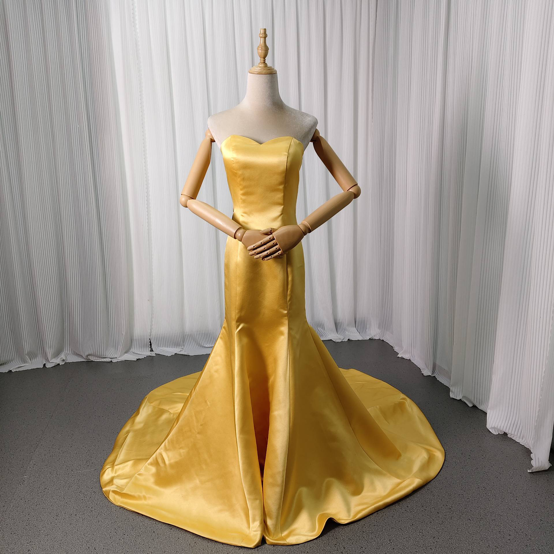 送料無料！パーティードレス カラードレス ビスチェタイプ 細見えシルエッ 編み上げ マーメイドライン 光沢サテン 前撮り 37,570円