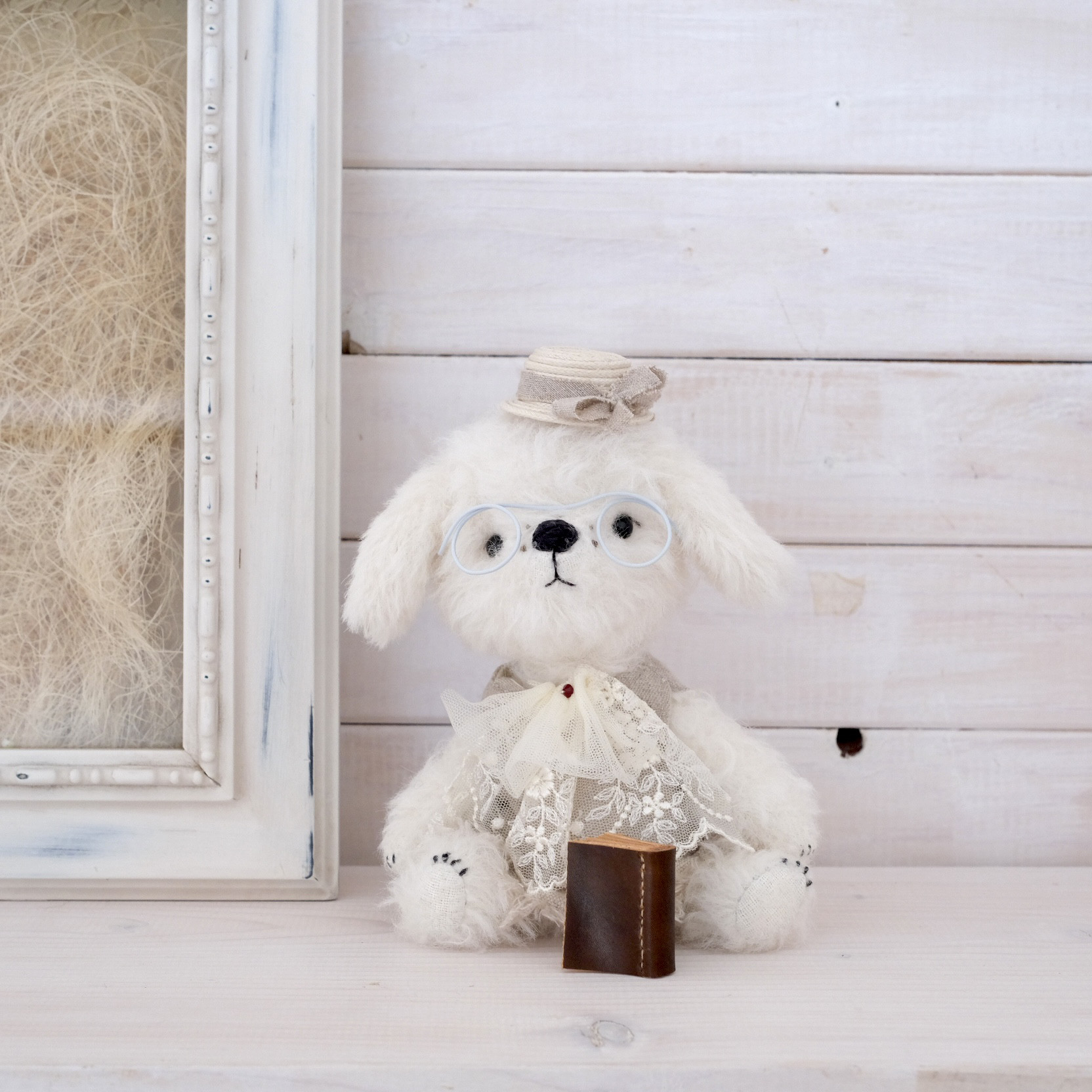 高貴な雰囲気の犬のぬいぐるみ　犬のぬいぐるみ　ぬいぐるみ　テディベア