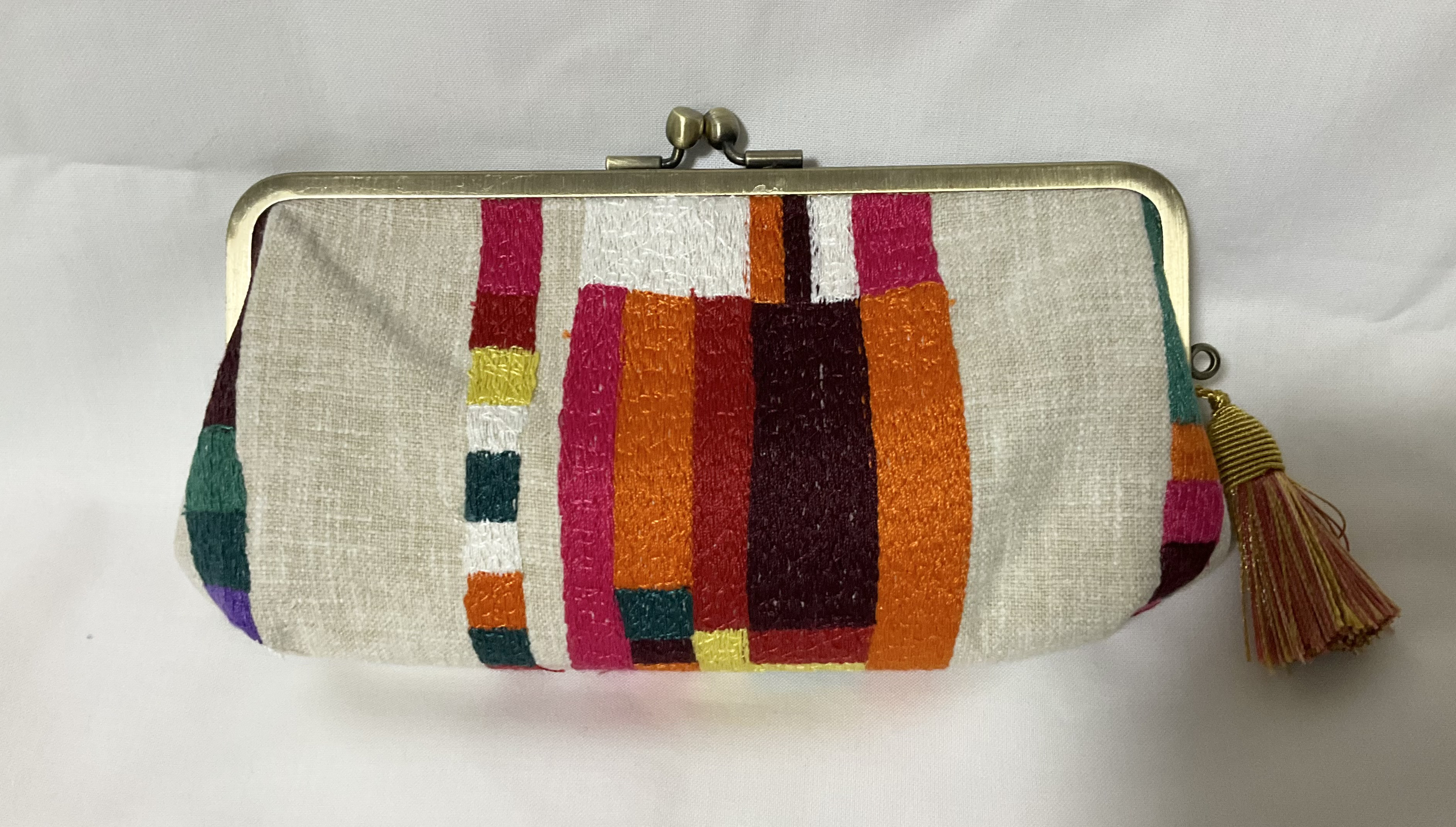 送料無料安心匿名便　イギリス iliv 社　ARTURO シンプル　がま口長財布