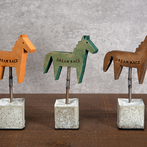 木製の馬 ゆれる木馬 ロッキングホース 競馬ファン 競走馬 夢のレース