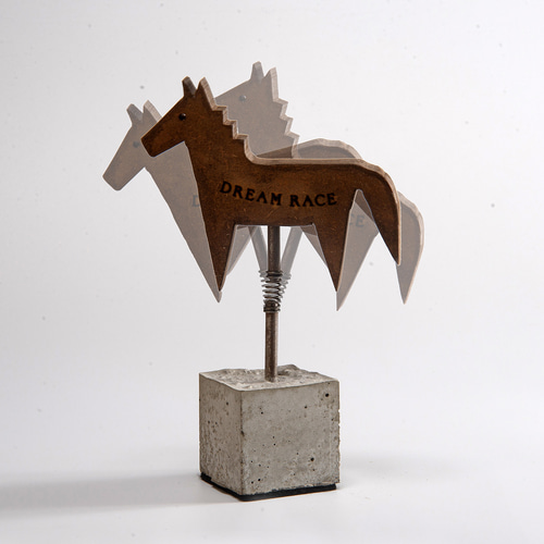 木製の馬 ゆれる木馬 ロッキングホース 競馬ファン 競走馬 夢のレース