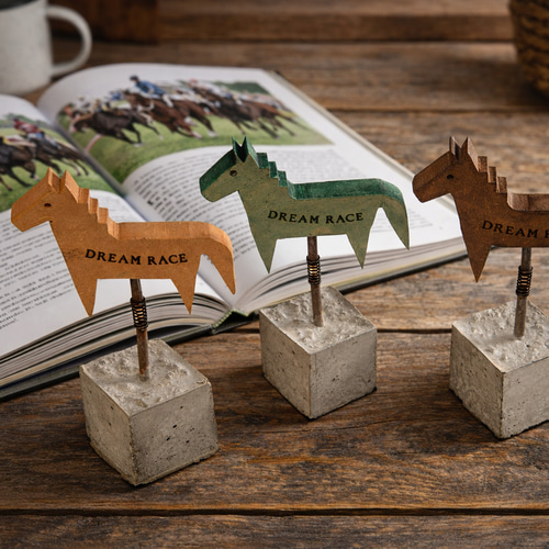 木製の馬 ゆれる木馬 ロッキングホース 競馬ファン 競走馬 夢のレース