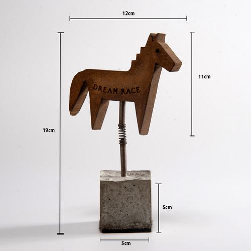 木製の馬 ゆれる木馬 ロッキングホース 競馬ファン 競走馬 夢のレース