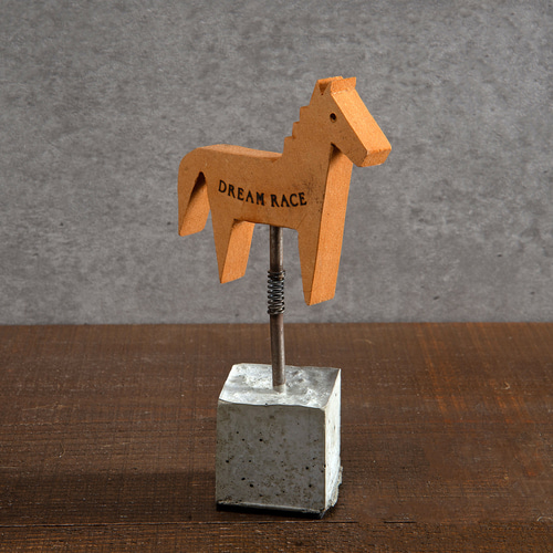 木製の馬 ゆれる木馬 ロッキングホース 競馬ファン 競走馬 夢のレース
