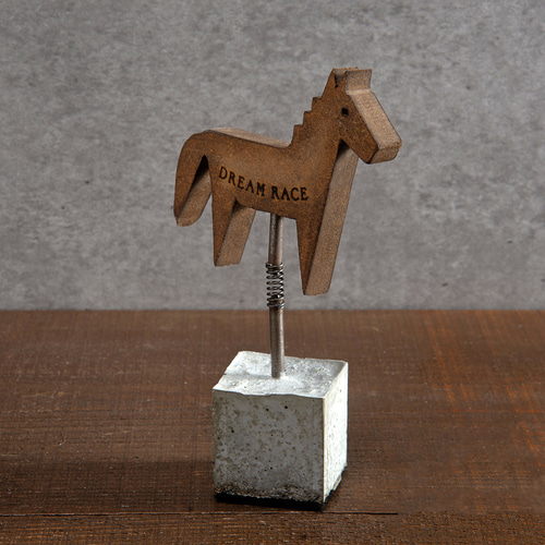 木製の馬 ゆれる木馬 ロッキングホース 競馬ファン 競走馬 夢のレース