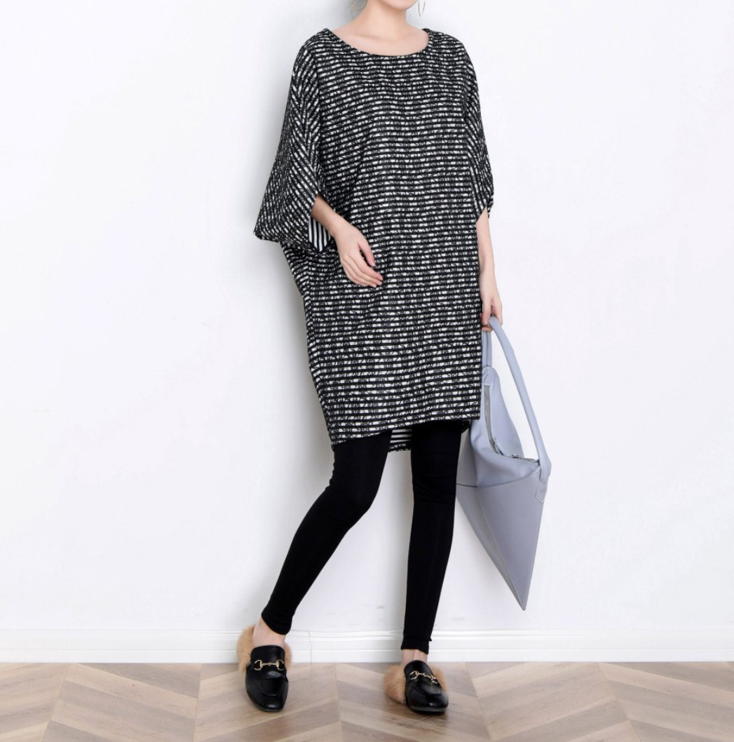 【送料無料】（即納）数量限定　珍しいレース重ね生地　ゆったりワンピース·チュニック