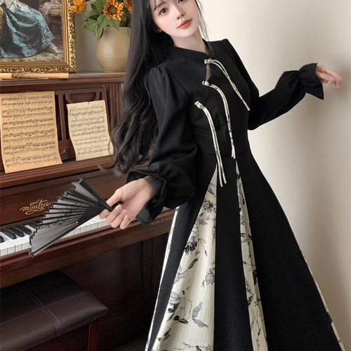 新品 大きいサイズ 3L Aラインワンピース ロング丈 花柄 黒レトロ長袖