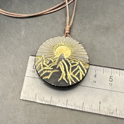 2026.1.3no.1日の出墨法蓮 新潟新発田産黒曜石 ネックレス・ペンダント