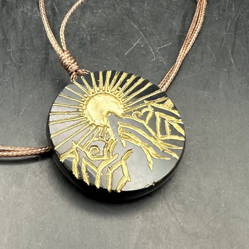 2026.1.3no.1日の出墨法蓮 新潟新発田産黒曜石 ネックレス・ペンダント