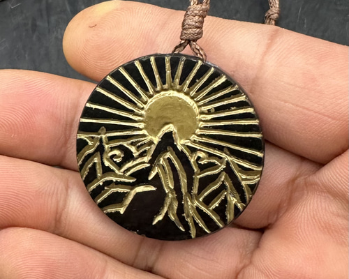 2026.1.3no.1日の出墨法蓮 新潟新発田産黒曜石 ネックレス・ペンダント