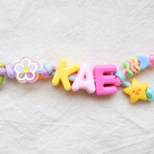 カラー選択可能】ネームキーホルダー 名前オーダー ストラップ ビーズ