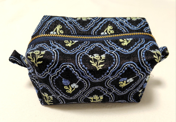 インド刺繍生地　ポーチ 374 インド刺繍チュール生地ボックスポーチ