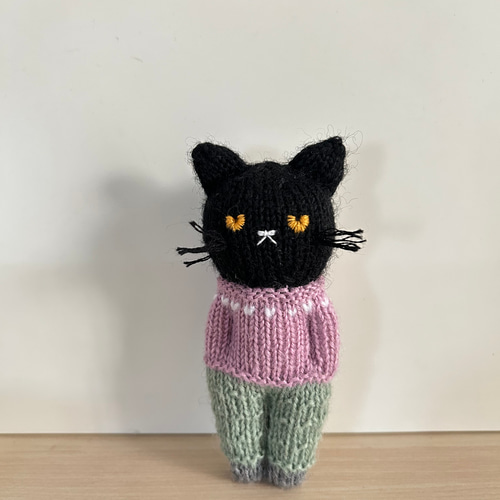 猫 編みぐるみ 黒猫 ぬいぐるみ あみぐるみ みー 通販 20281710