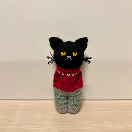 猫 編みぐるみ 黒猫 ぬいぐるみ あみぐるみ みー 通販 20281710