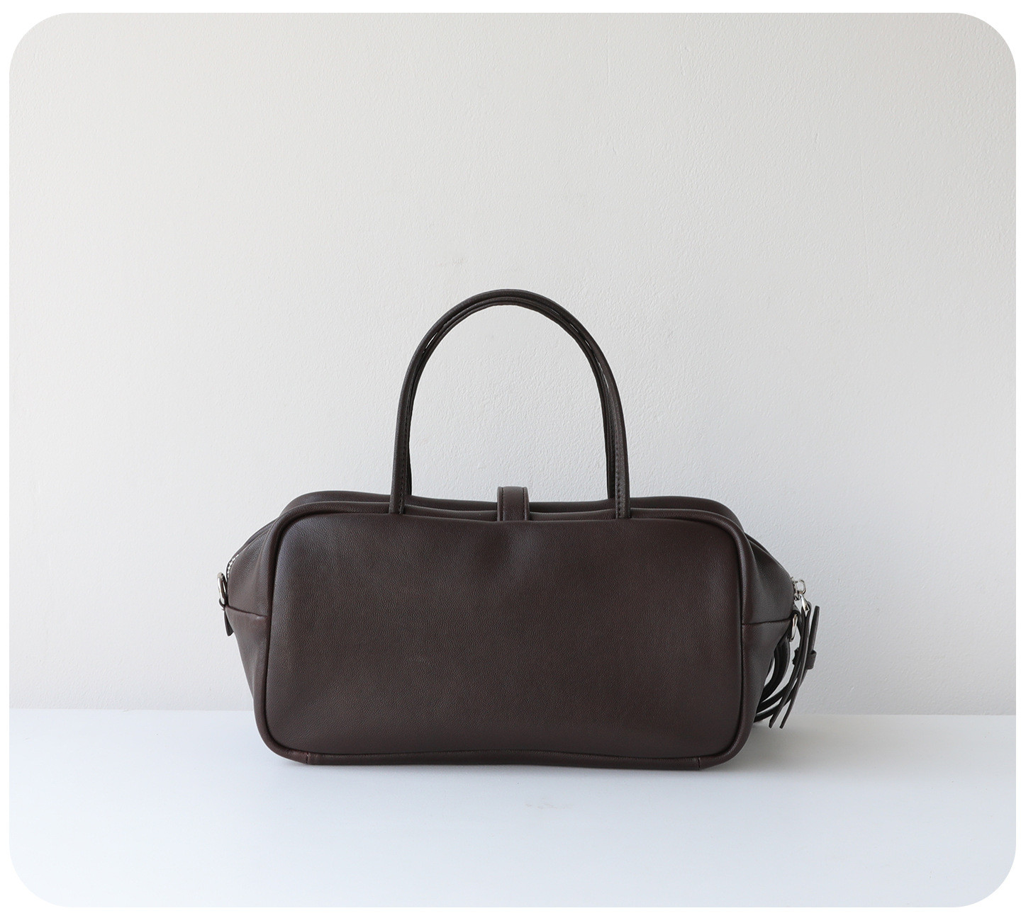 軽やかな上質レザー｜ソフトラムレザー ボウリングバッグ 通勤にも使える 大人の3WAYレザーバッグ