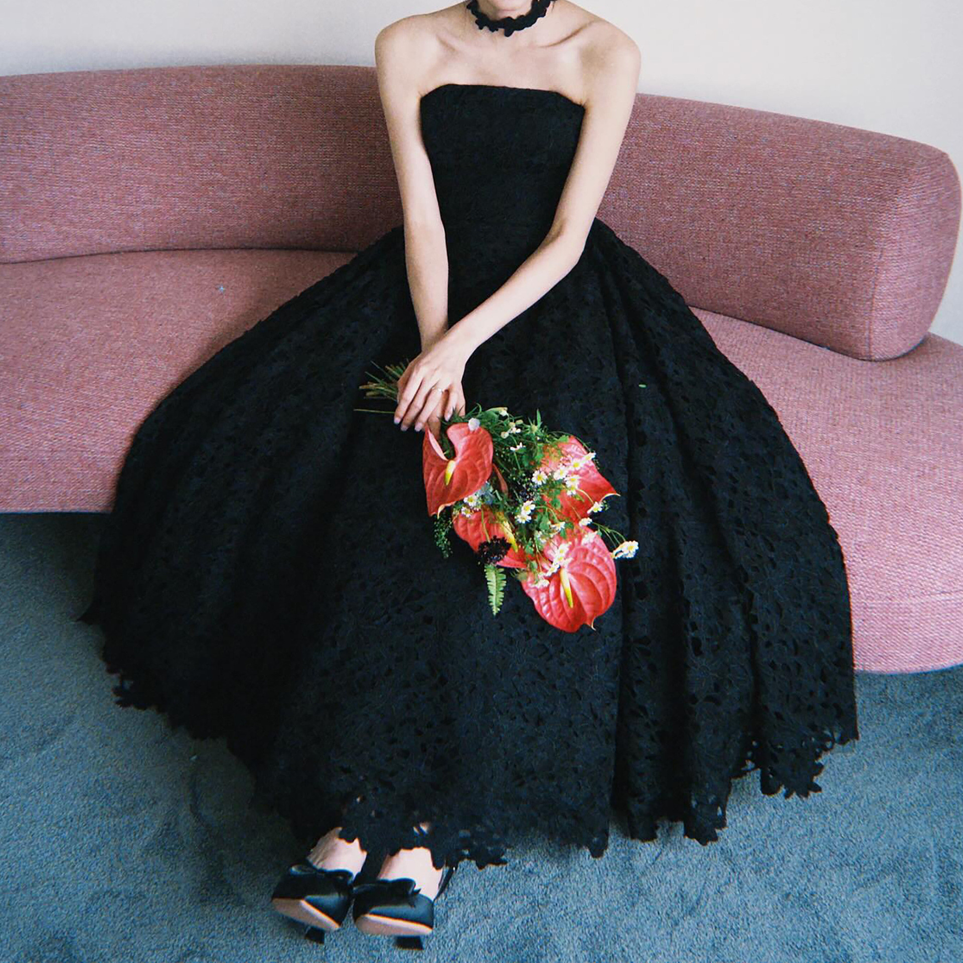 高級感 黒 レース オフショルダー ウェディングドレス シンプル 韓国風 花嫁 披露宴 演奏会 前撮り HL1084