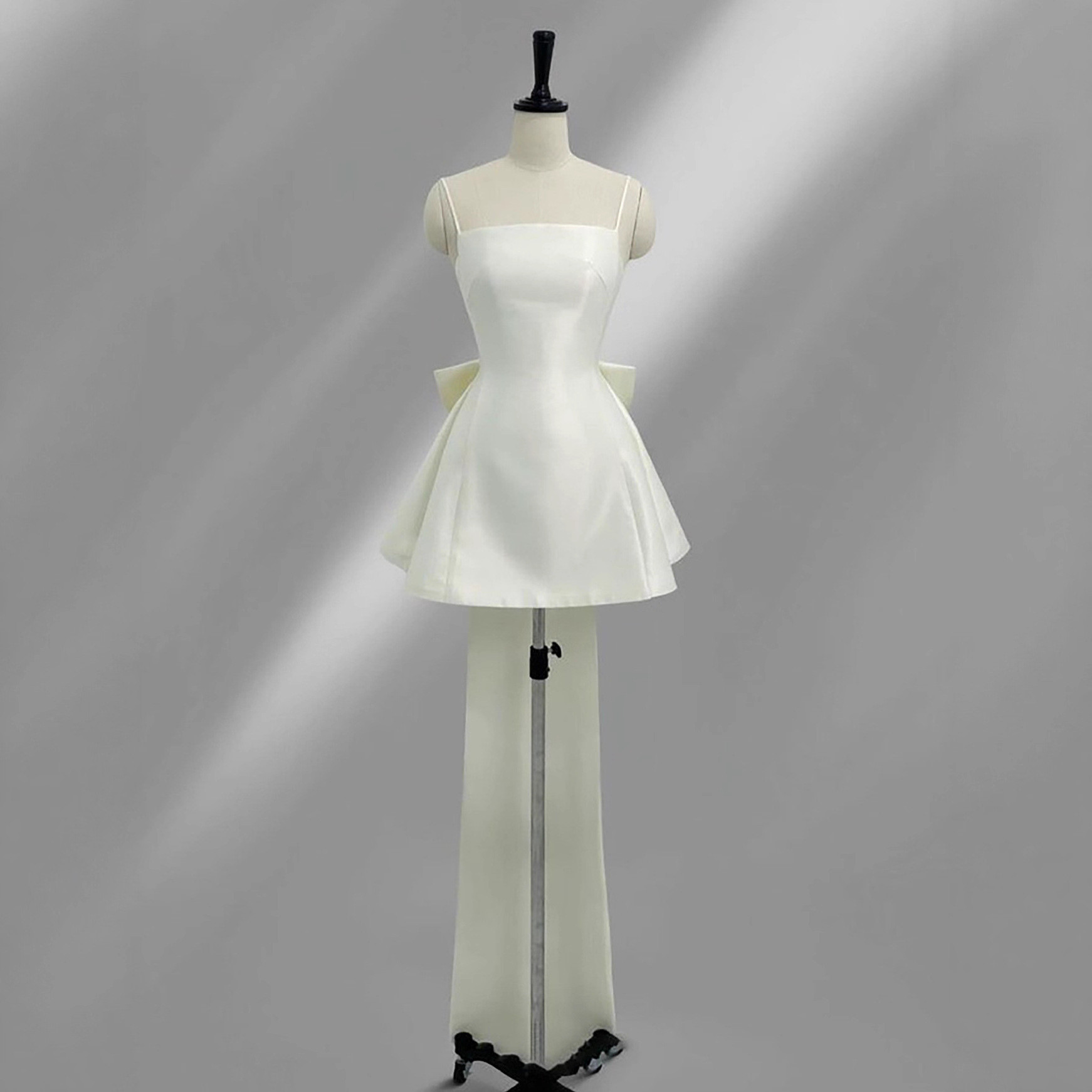 高級感 白 サテン リボン ショート丈 パーティードレス 韓国風 花嫁 披露宴 演奏会 前撮り HL1090