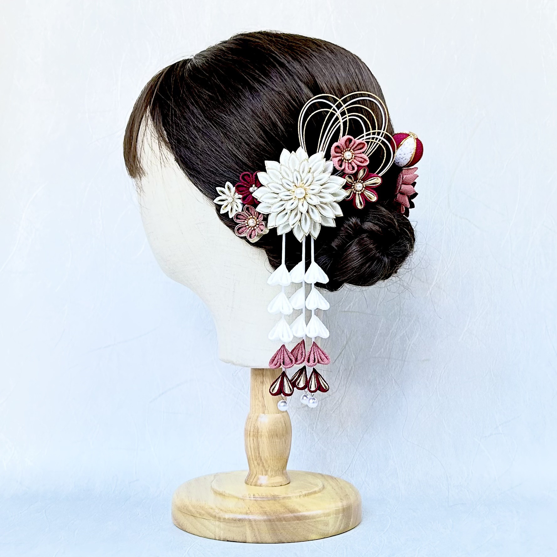 ＊ つまみ細工 髪飾り ＊  オフ白　ボルドー　くすみピンク　ゴールド　成人式　卒業式　振袖　袴　ホワイト　赤　金