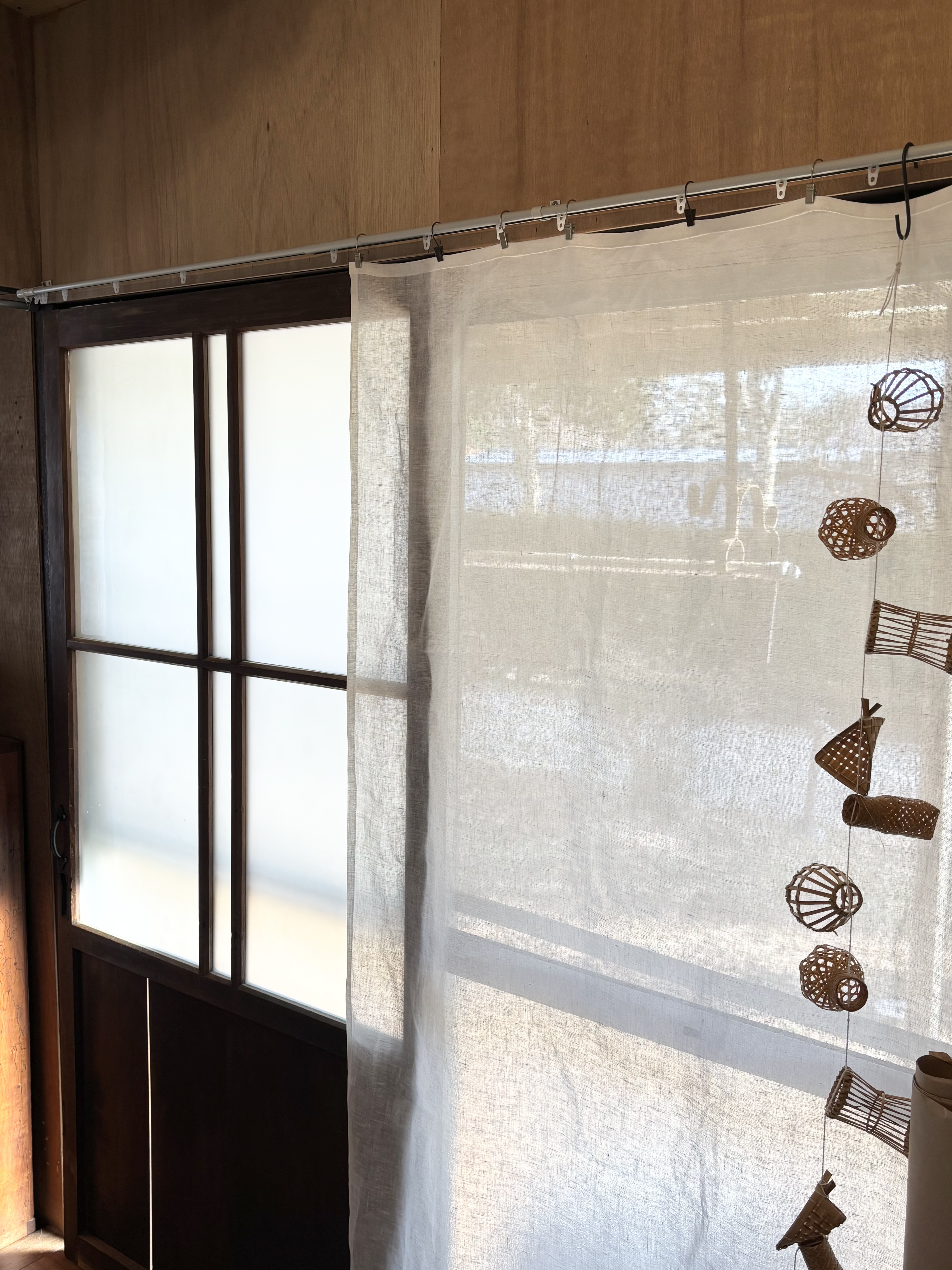 薄手リネンの一枚布（100×178）｜光をやさしく通す、白リネン