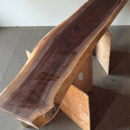 ウォールナット一枚板2200mm｜深みある色合いと力強い木目が美しい無垢