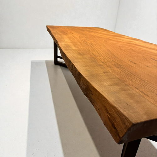 桜 一枚板1400mm｜柔らかな木肌と自然な曲線が美しい無垢天板