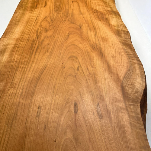 桜 一枚板1400mm｜柔らかな木肌と自然な曲線が美しい無垢天板