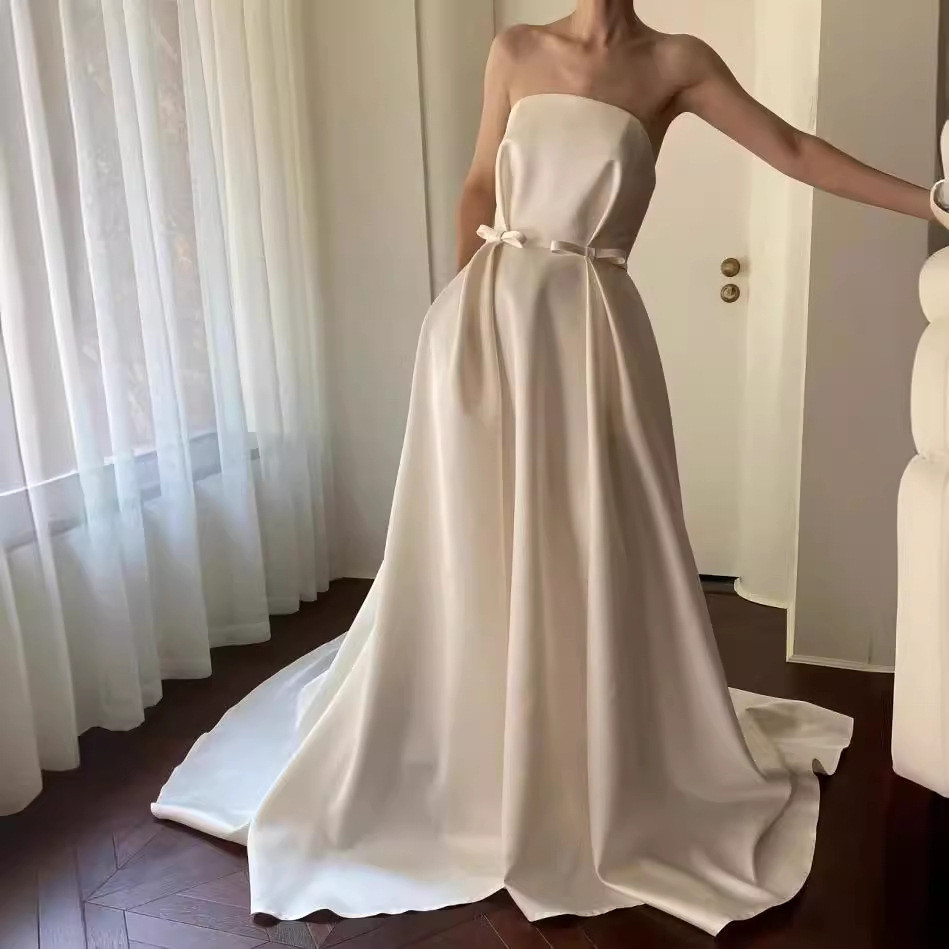 ウェディングドレス 白 黒 サテン リボン シンプル 高級感 花嫁 誕生日 披露宴 前撮り 二次会 お呼ばれ AK725