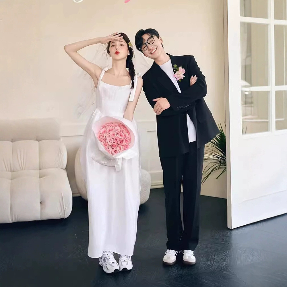 高級感 ウェディングドレス 白 黒 リボン シンプル 韓国風 花嫁 誕生日 披露宴 前撮り 二次会 お呼ばれ AK731