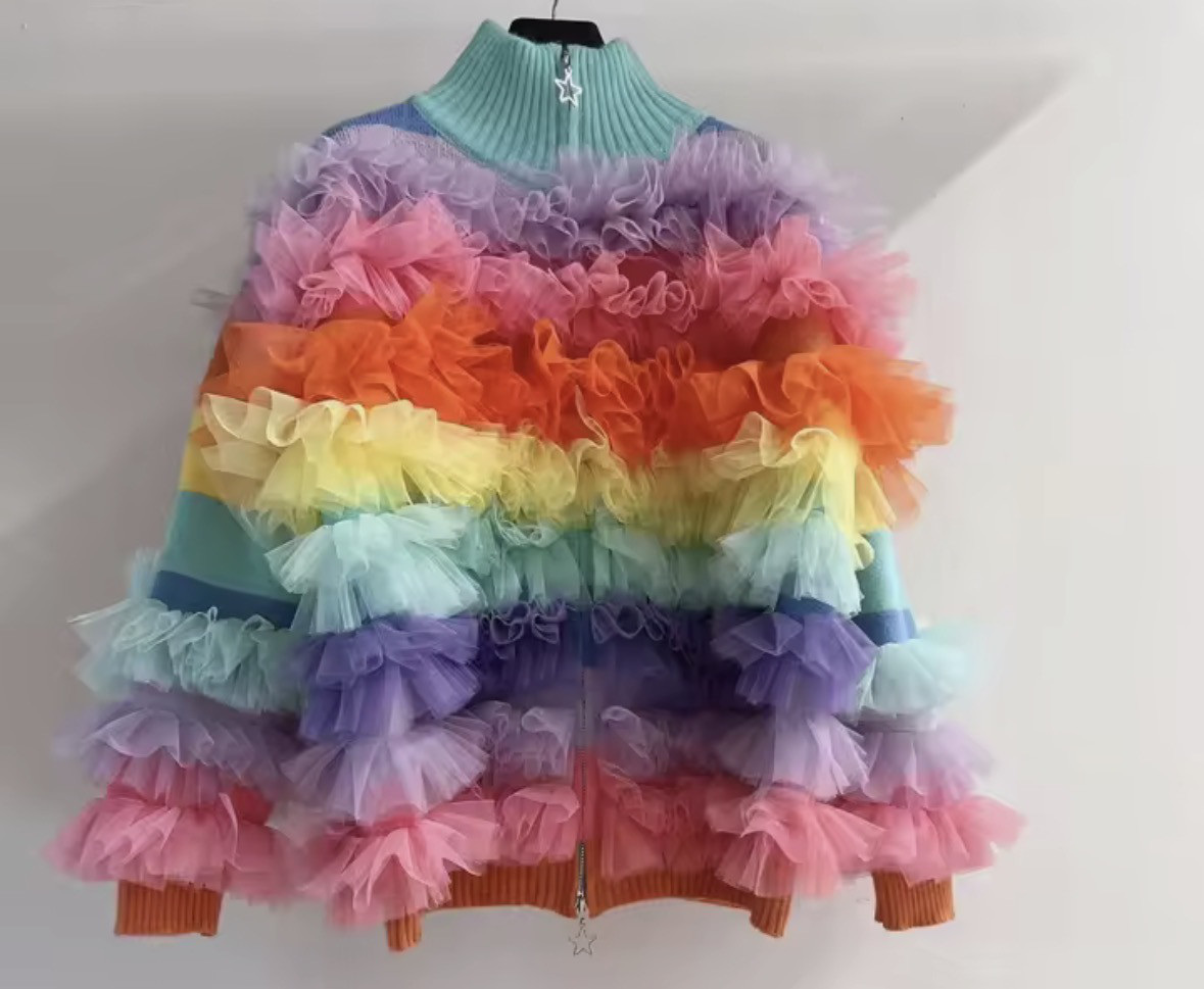 【ワクワクする】虹色ジャケット【夢みたい】 ふわふわフリル レインボーカラー