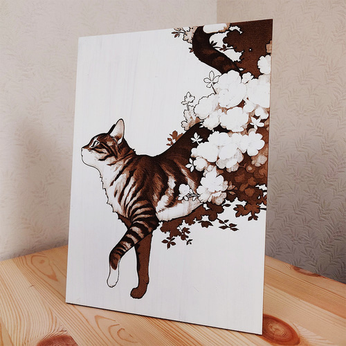 花のトンネルを抜ける猫 — レーザー彫刻アートボード（A4） ね003 彫刻