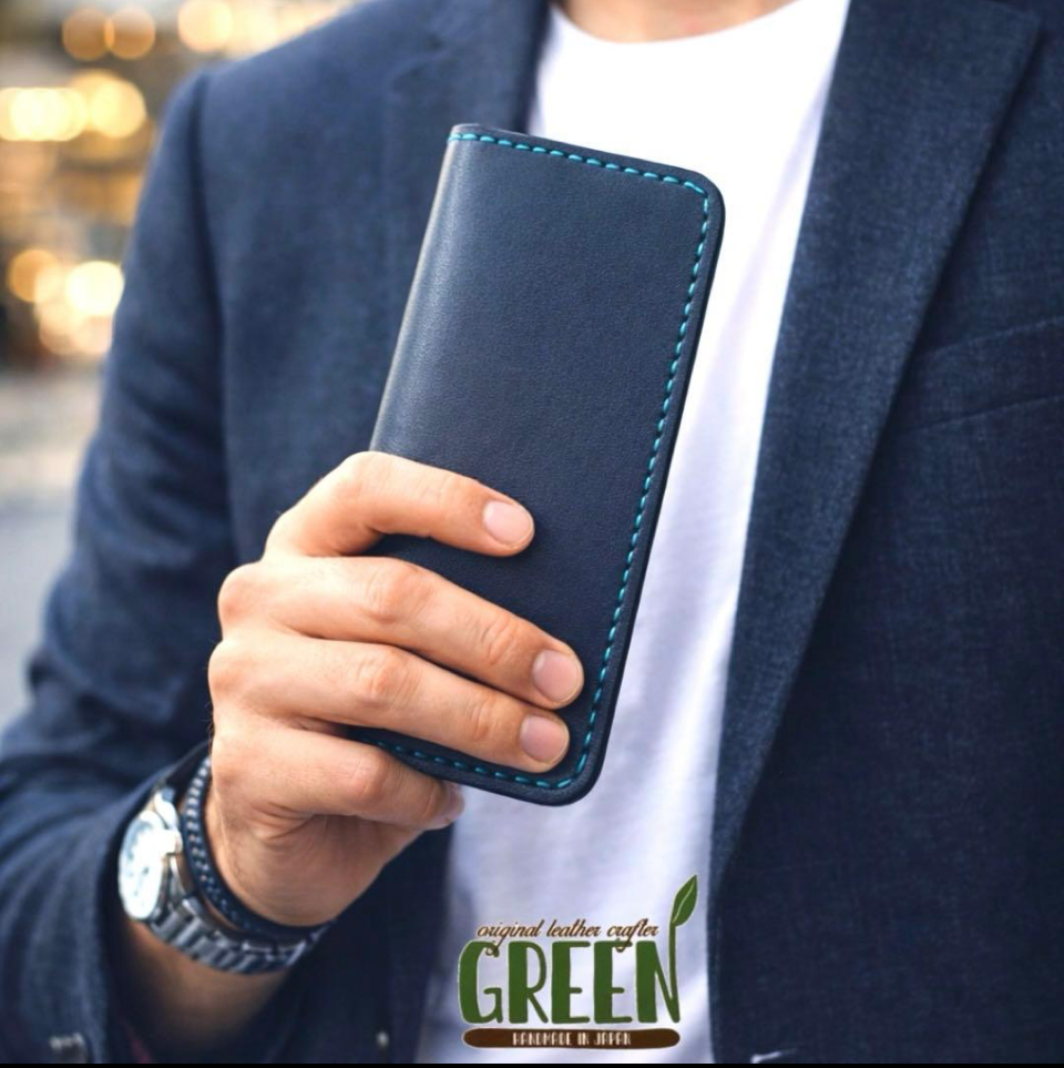 栃木レザー　ネイビー　サイドポケット付き　iPhoneケース　スマホケース　大人オシャレ　本革　手帳型　バイカラー