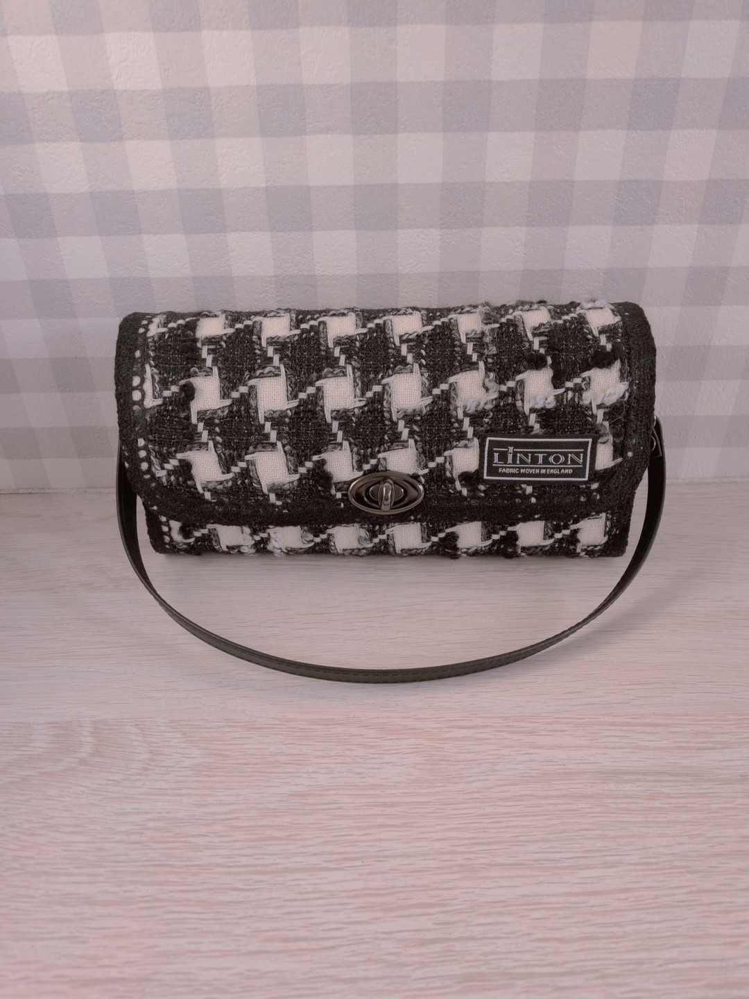 LINTON社製ツイード長財布(千鳥格子)