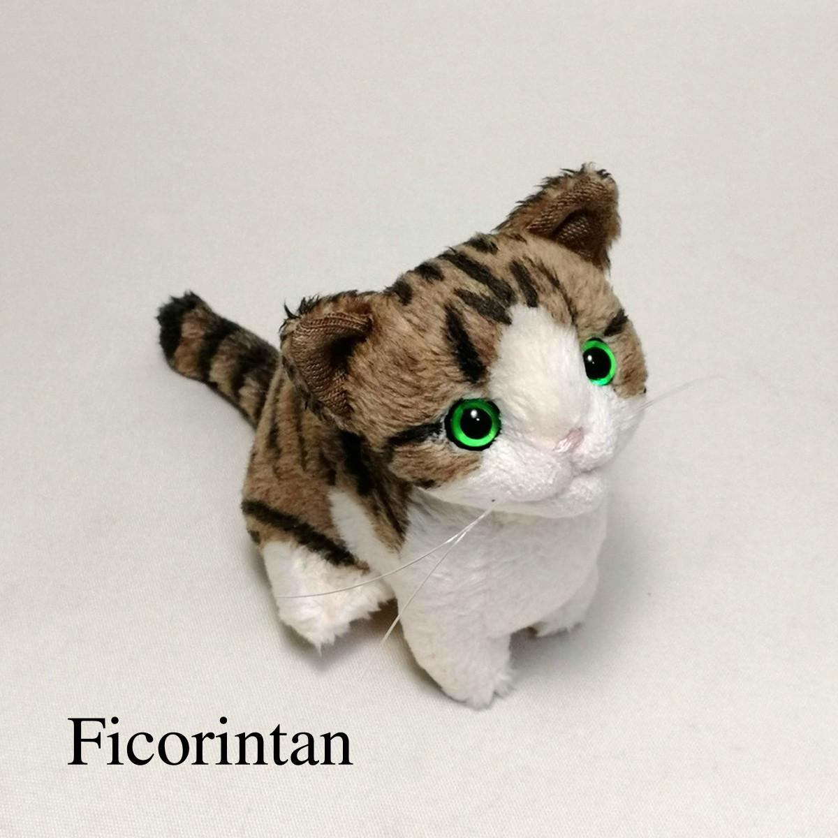 猫ぬいぐるみ「ちびにゃCE」キジトラ白　カラーアイ【受注製作】