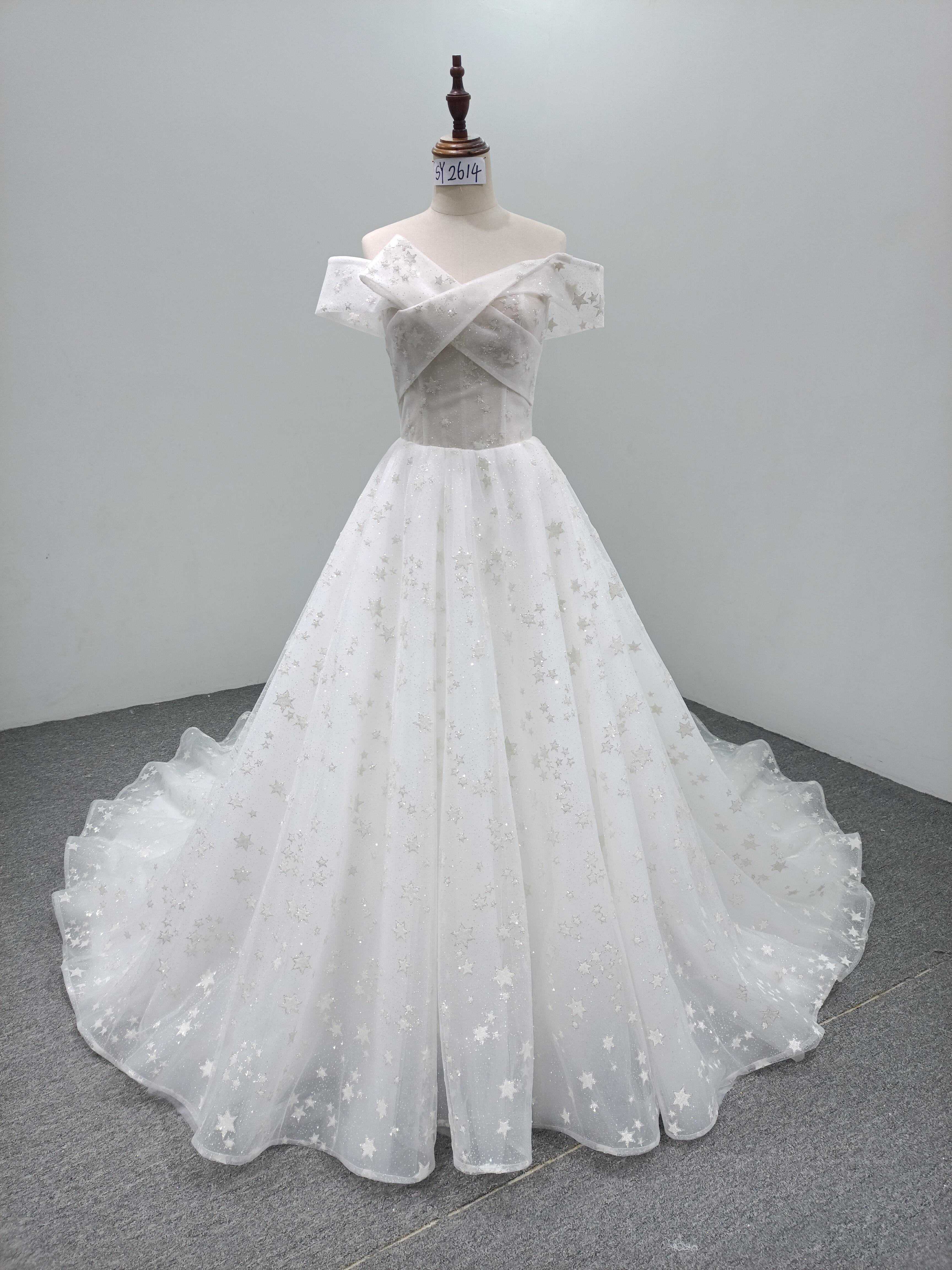 見逃さない　オフショルダー　アシメドレス　非対称　トレーン　チュール　2の腕カバー　痩せて見える　ホワイト挙式ファスナー