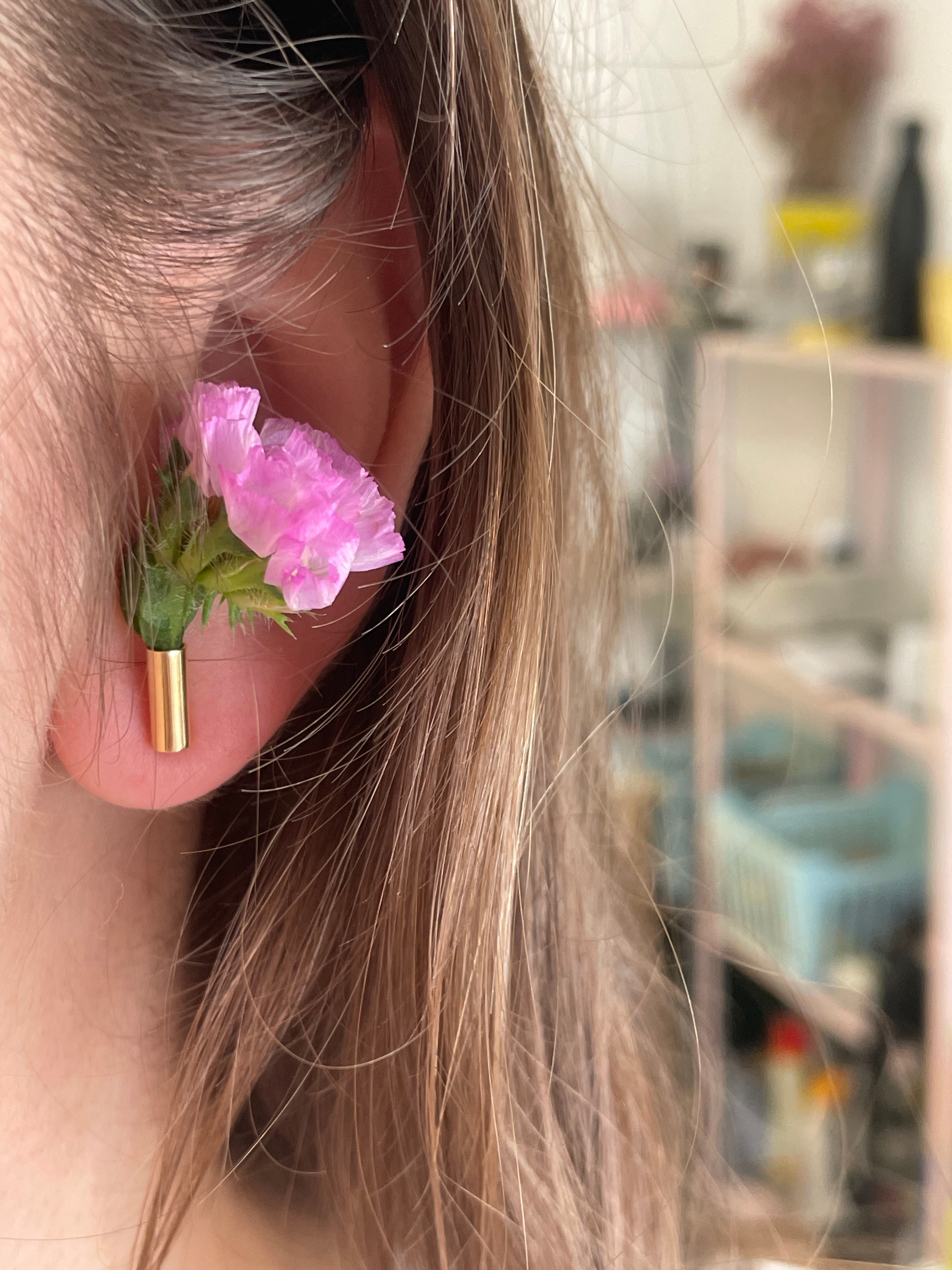 ゴールドプレート フラワーチューブ ピアス