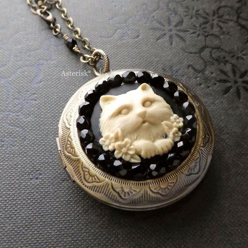 ガラスカメオ　ネックレス　ねこ おすまし猫さん カメオ ネコと花 ロケット ペンダント ネックレス