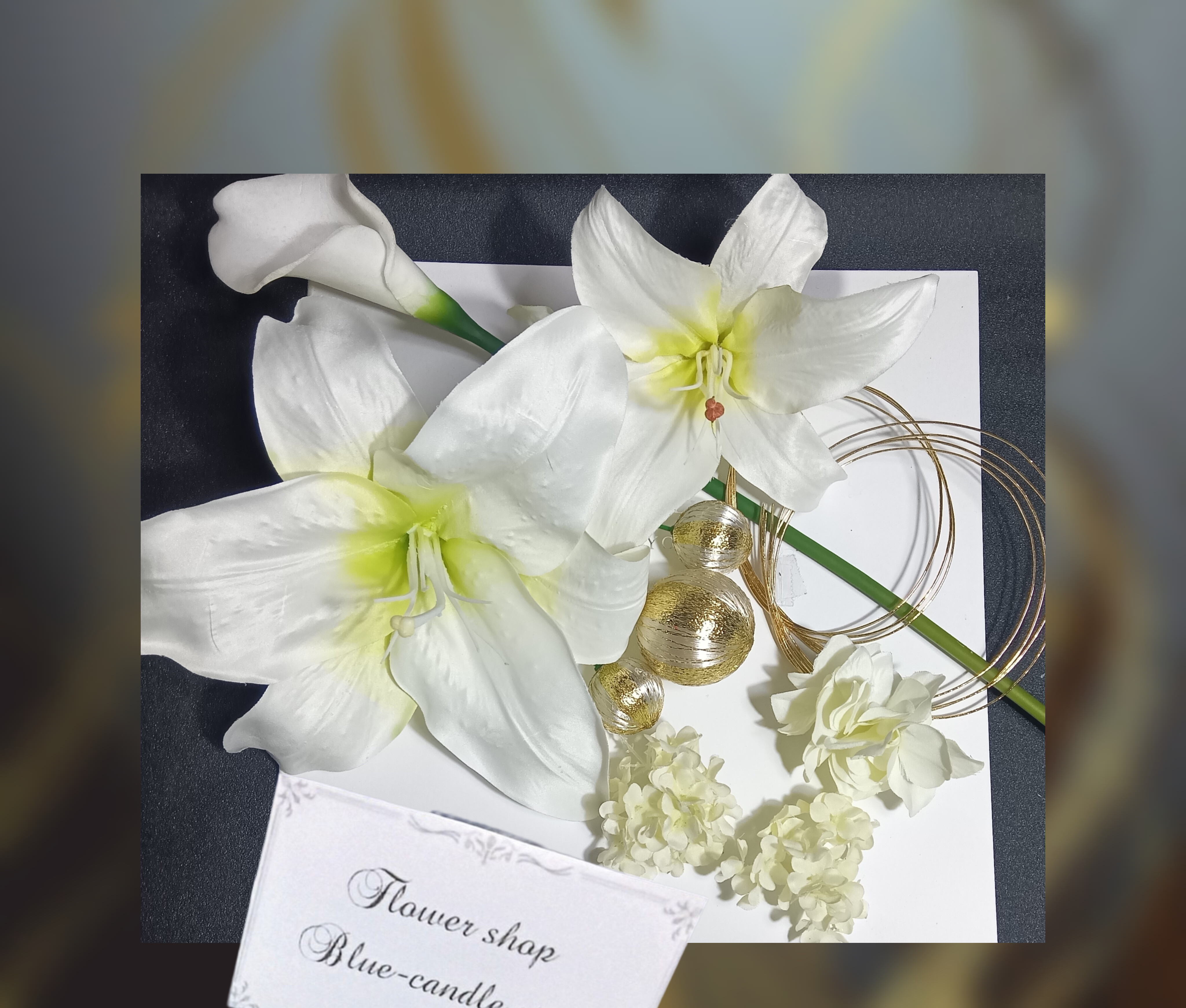 生花のようなカサブランとカラーの髪飾り  結婚式、卒業式、成人式、パーティシーン