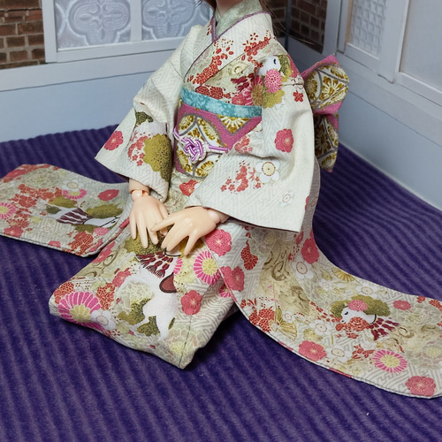 135☆138 ドール着物　22cmドール着物 振袖 22㎝ドール 服 着物 振袖 お一人様1点まで オリジナルデザイン うま01