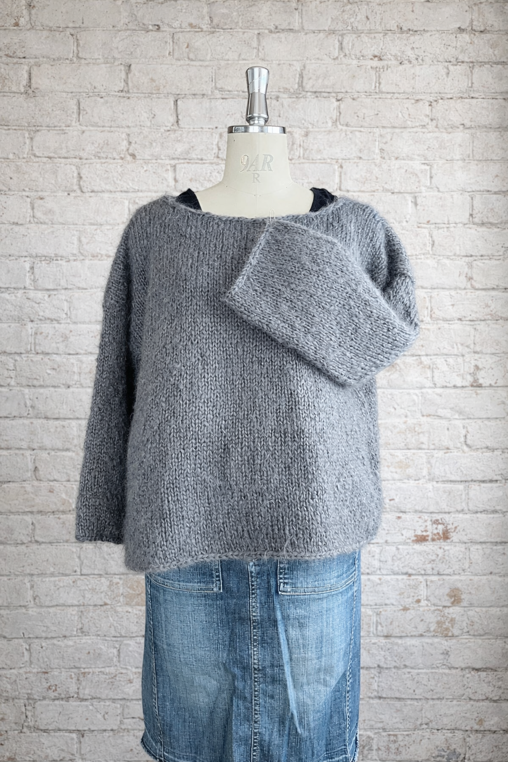 【新春特別価格】一点のみ 希少糸キッドモヘアの手編みプルオーバー｜カネボウ・シェリート使用（一点物）