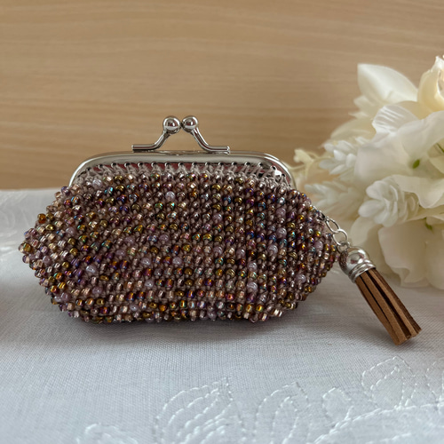 柏ビーズ　がまぐち財布　小銭入れ 極美品 柏ビーズ がま口財布 小銭入れ 総ビーズ 花柄 伝統工芸 - メルカリ