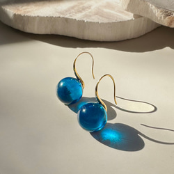 【2026新作】ブルー アンバードロップピアス/ 金具変更可（シルバー・イヤリング・ステンレス）天然琥珀 3枚目の画像