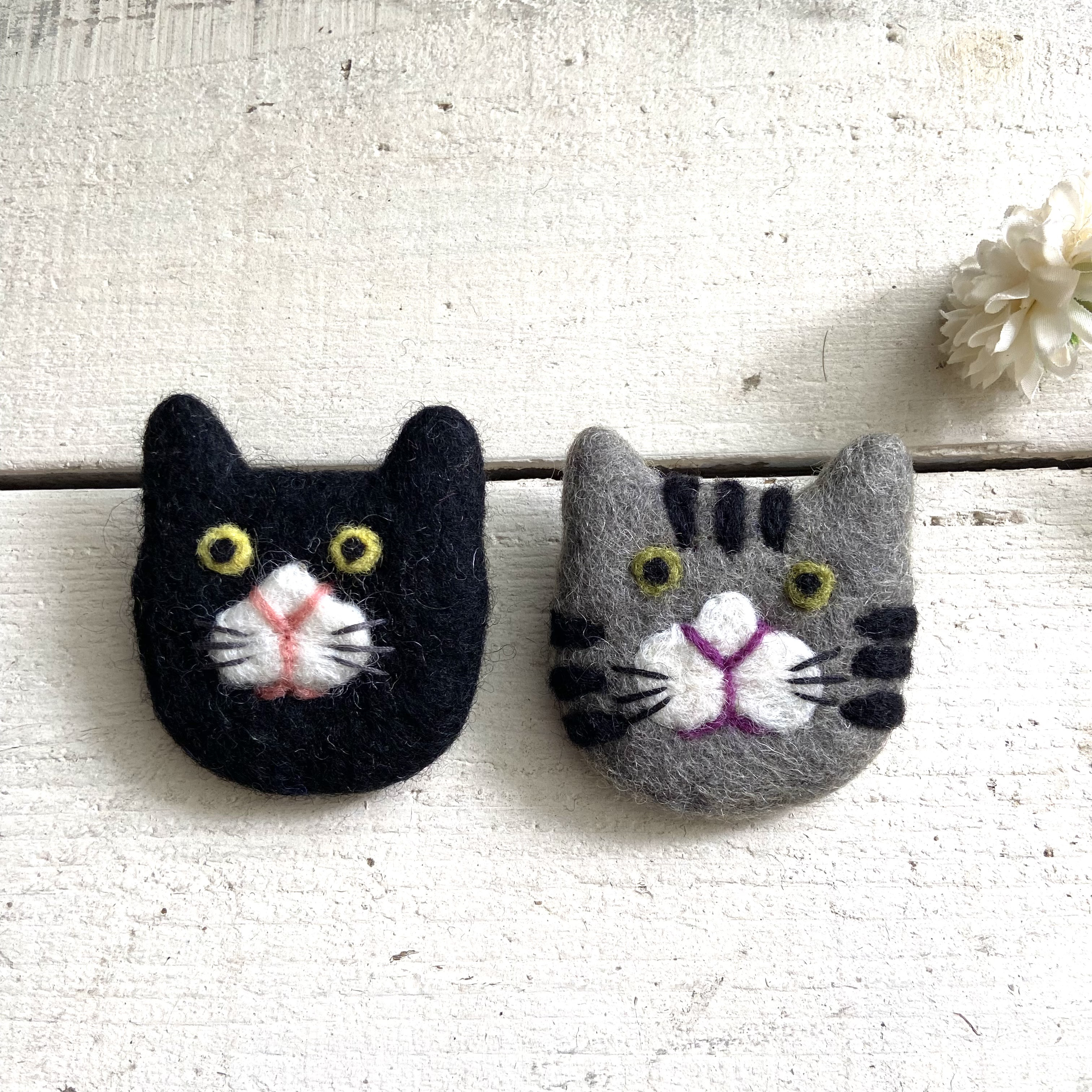 オリジナル 羊毛 フェルト 猫ちやん ネコ ねこ ブローチ ハンドメイド