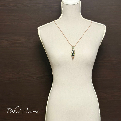 如意鈎』天珠とエメラルドのマクラメペンダントネックレス ネックレス