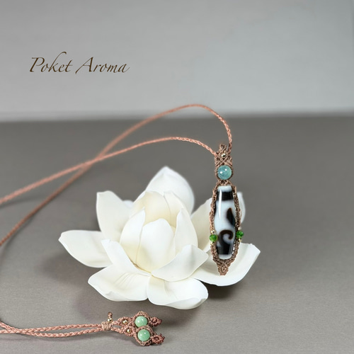 如意鈎』天珠とエメラルドのマクラメペンダントネックレス ネックレス