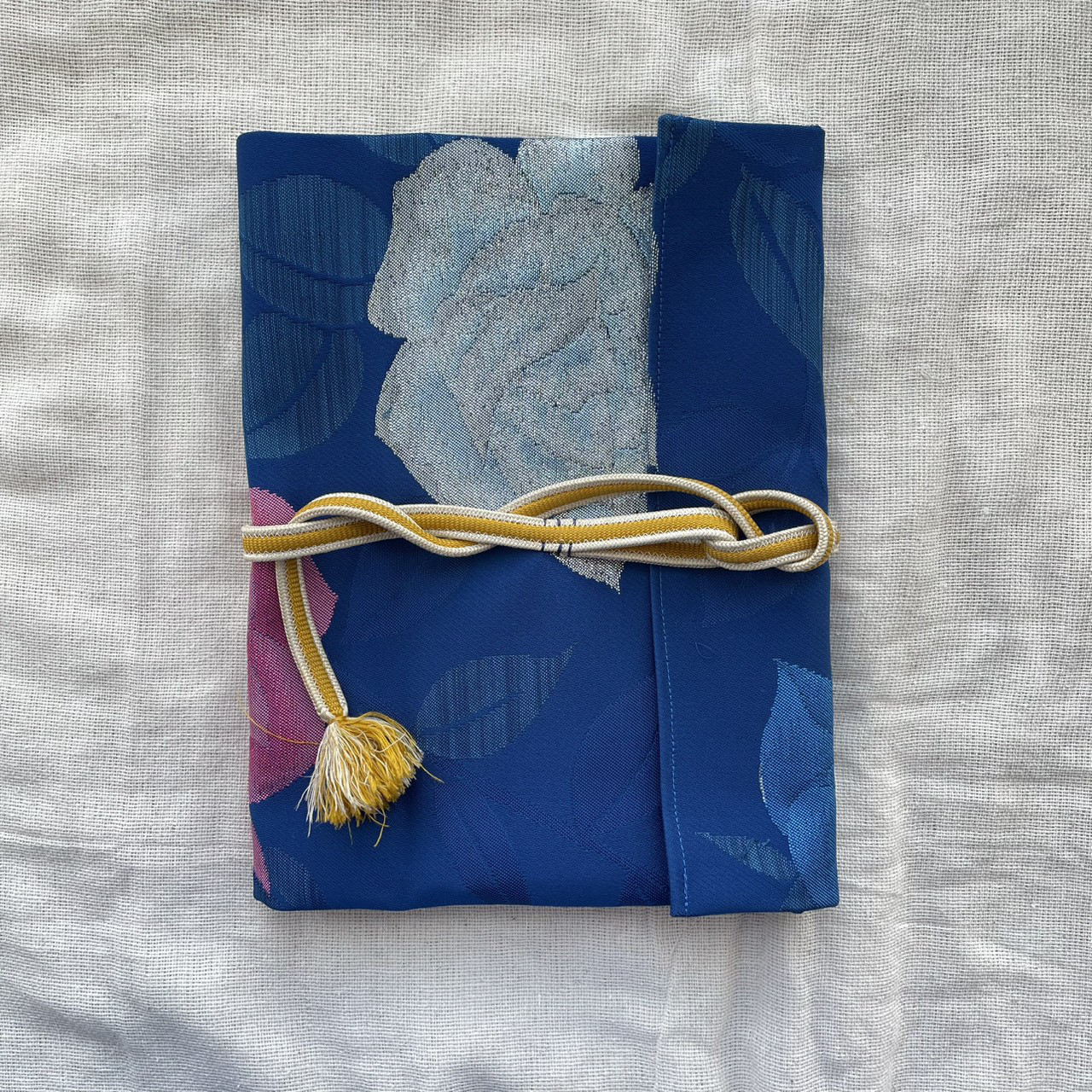 結ぶ時間の手帳カバー｜藍に咲く薔薇